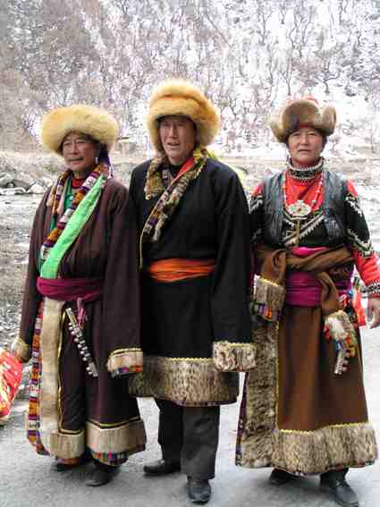 heishui tibetan people 02
